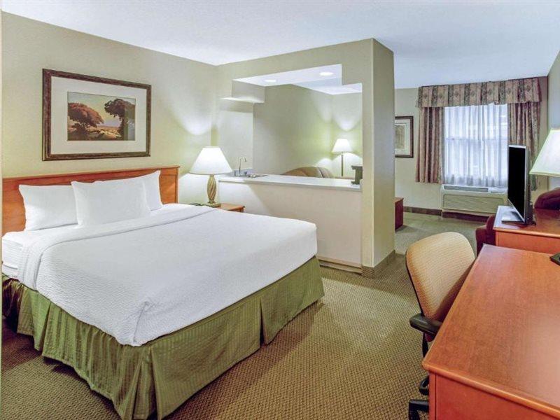 Hotel La Quinta By Wyndham Appleton College Avenue Exteriér fotografie